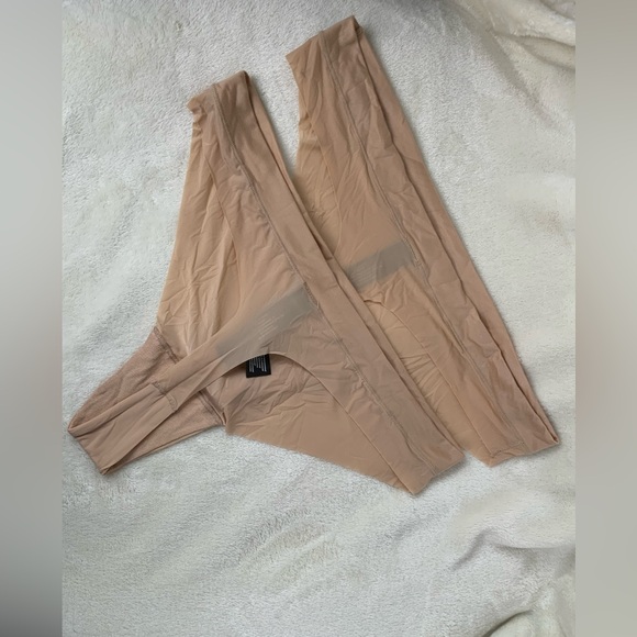 (2) DKNY Beige Seamless Underwear - Picture 5 of 9